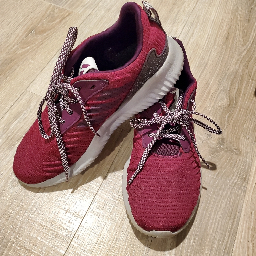 Adidas Alpha Bounce size 7